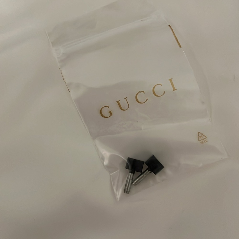 Gucci Sylvia Mary Jane Pumps w/ green & red strap. - Picture 5 of 6